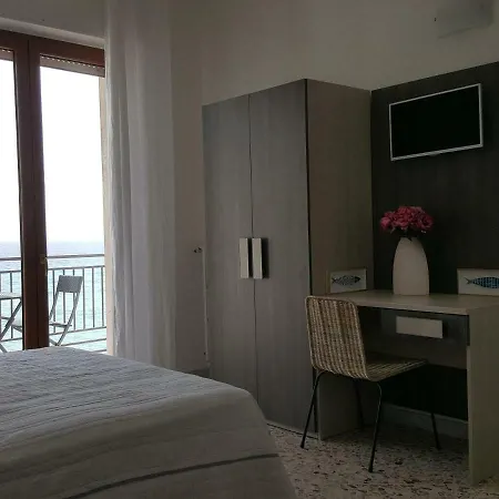 Seafront Leti - Pono شقة
